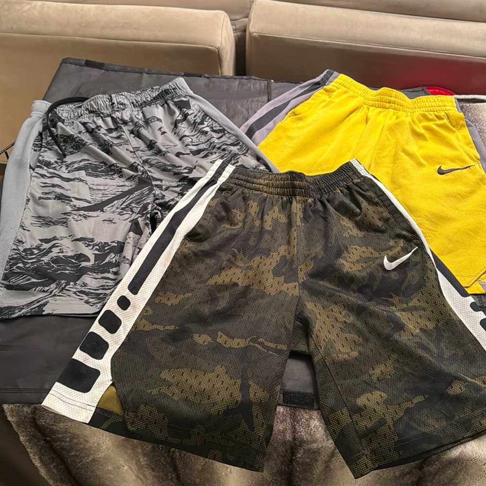 Youth XL Nike Elite shorts bundle 
Dry fit material